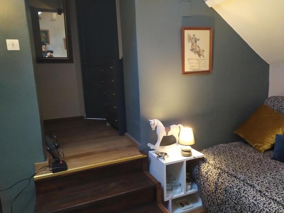 Petit Saint Hubert 1 A 4 Personnes Bed and Breakfast Velles  Exteriör bild