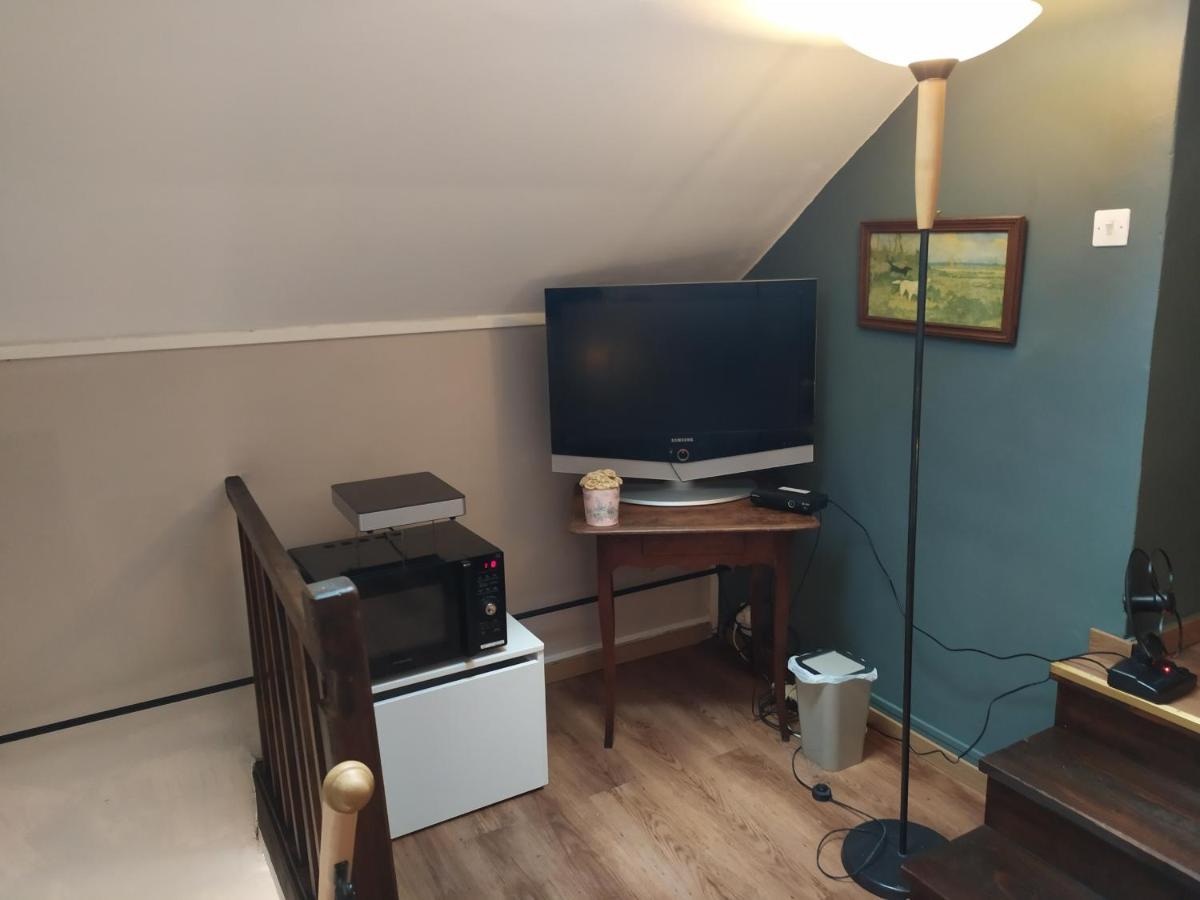 Petit Saint Hubert 1 A 4 Personnes Bed and Breakfast Velles  Exteriör bild